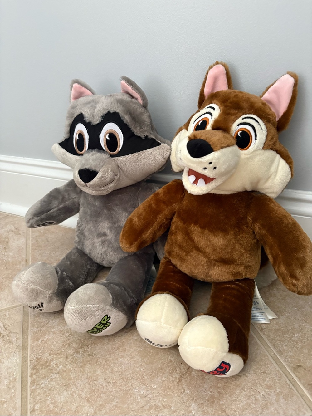 Great Wolf Lodge Build a Bear Plushies set of 2 Wiley Wolf and Oliver Raccoon - Picture 2 of 9